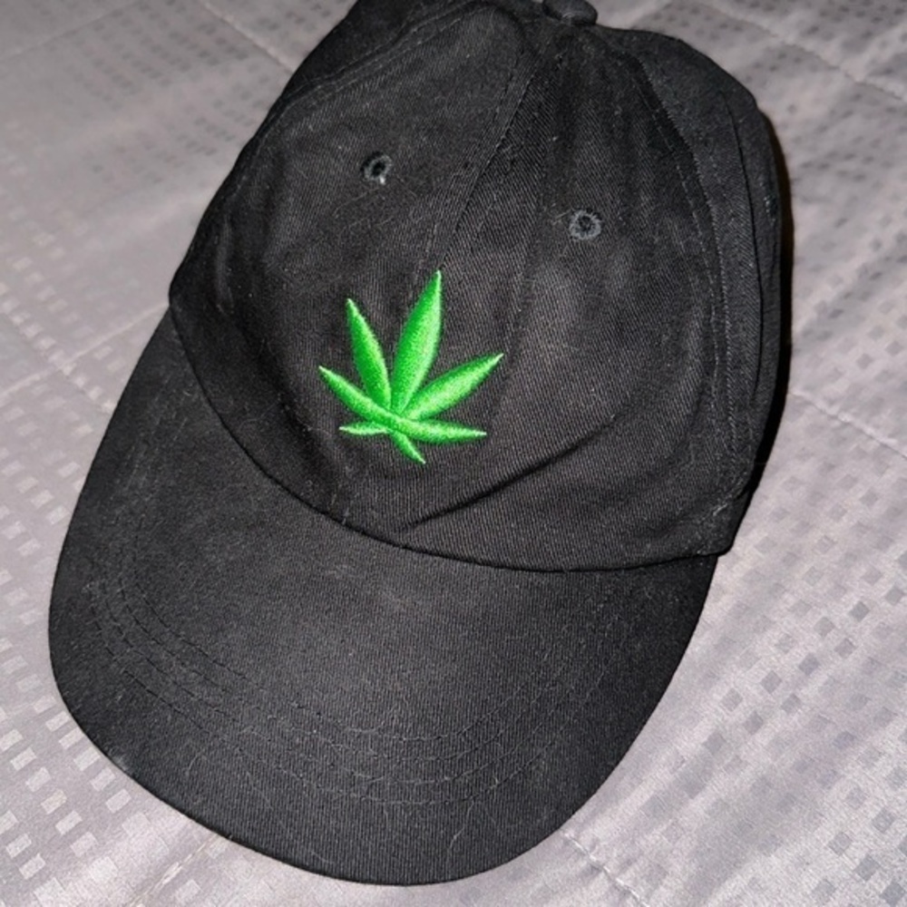 Generic Mary Jane leaf hat